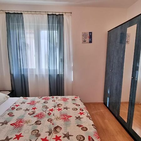 אומיס Apartments Slado מראה חיצוני תמונה