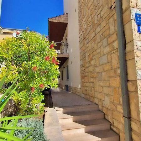 אומיס Apartments Slado מראה חיצוני תמונה