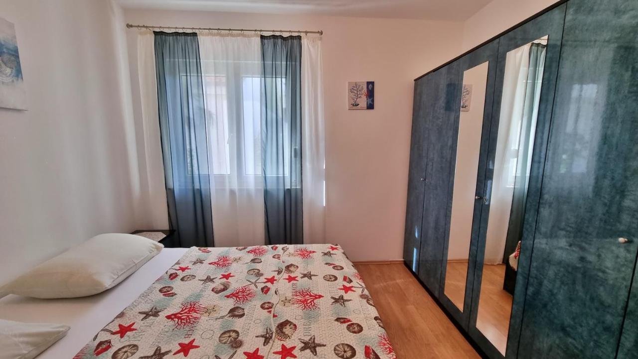 אומיס Apartments Slado מראה חיצוני תמונה