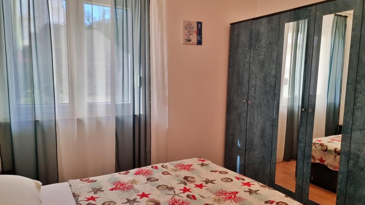 אומיס Apartments Slado מראה חיצוני תמונה