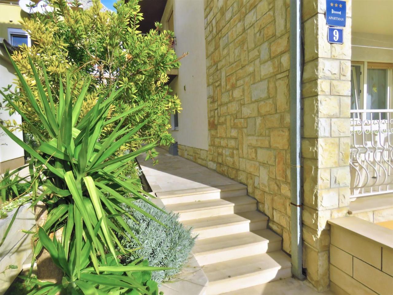 אומיס Apartments Slado מראה חיצוני תמונה