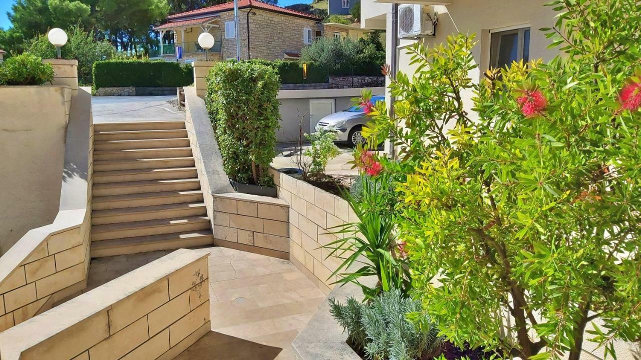 אומיס Apartments Slado מראה חיצוני תמונה