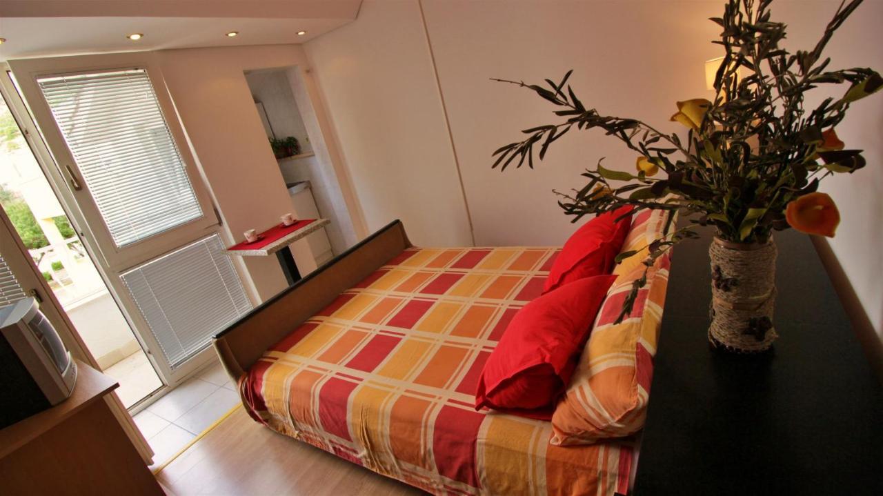 אומיס Apartments Slado מראה חיצוני תמונה