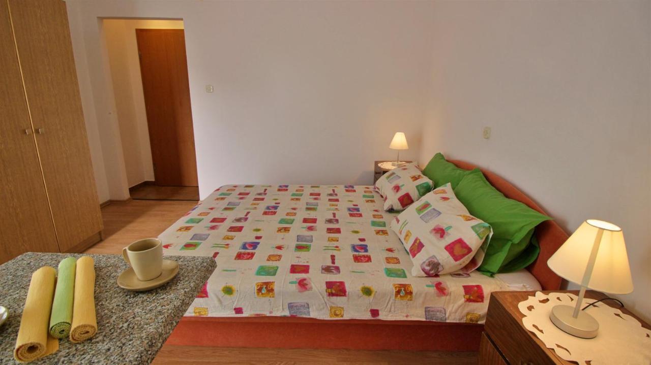 אומיס Apartments Slado מראה חיצוני תמונה
