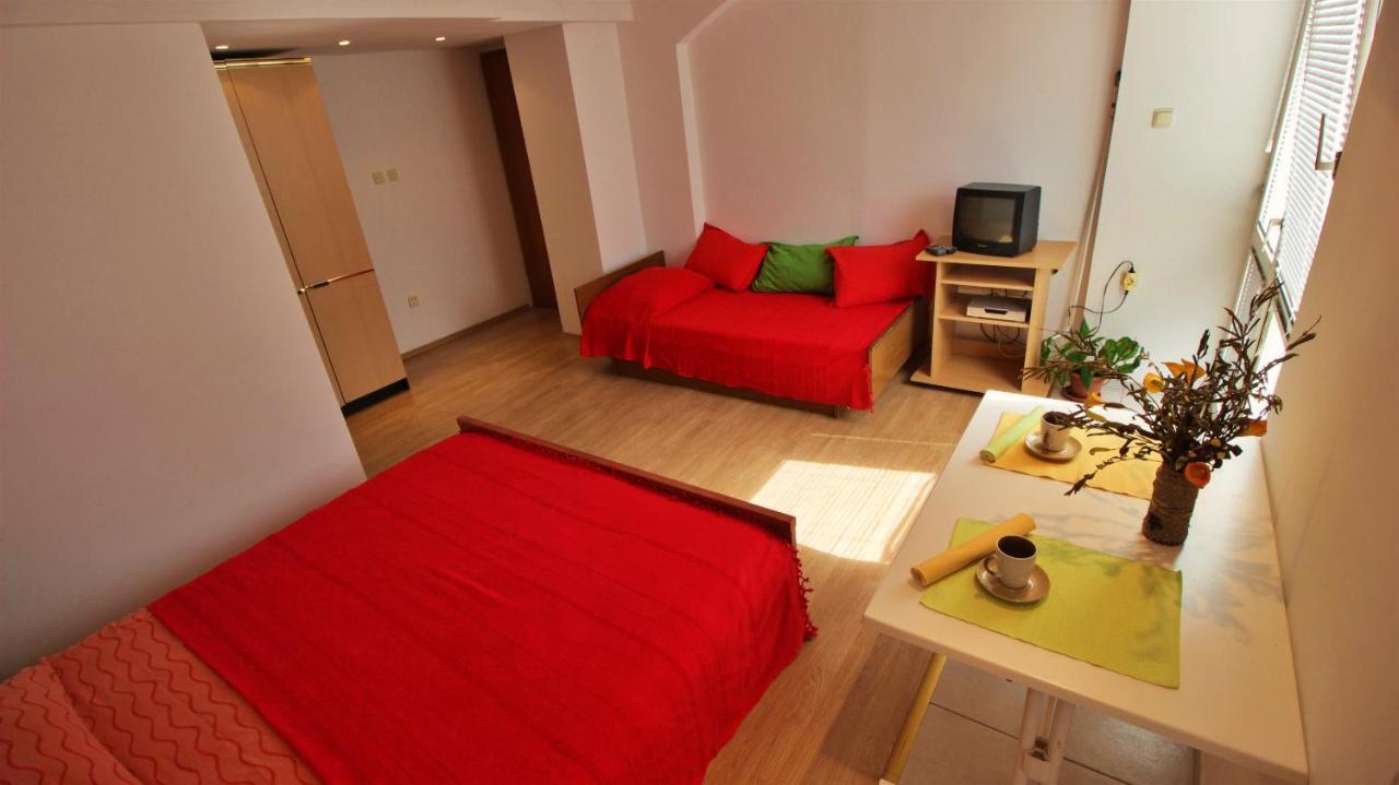 אומיס Apartments Slado מראה חיצוני תמונה